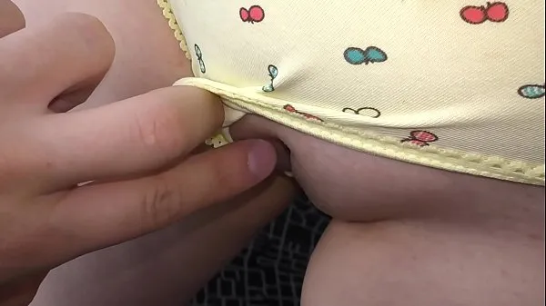 Świeże REALLY! my friend's Daughter ask me to look at the pussy . First time takes a dick in hand and mouth ( Part 1 mojej tubie