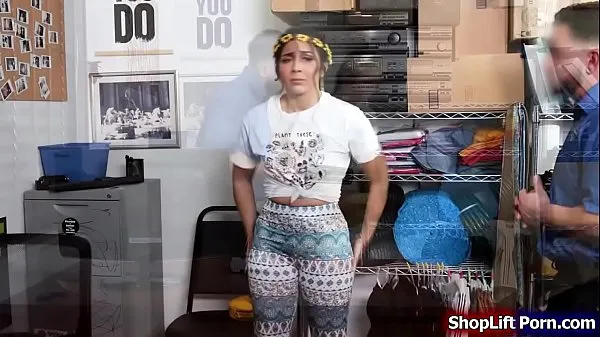 Färsk Store officer fucking a latina costumer min tub