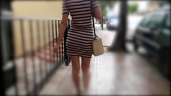 طازجة Watching Sexy Wife From Behind Walking In Summer Dress أنبوبي