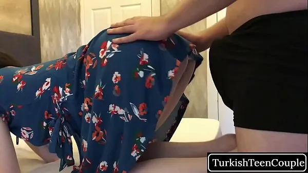 新鲜Turkish Stepmom seduces her stepson and gets fucked我的管子