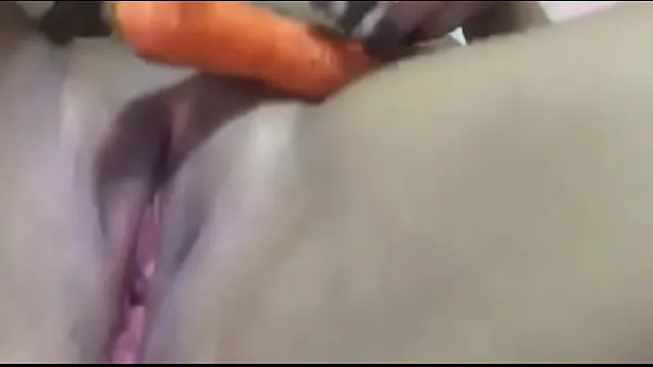 Frisk Carrot on pussy min Tube