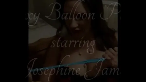 Frisk Sexy Balloon Play starring Josephine James mit rør