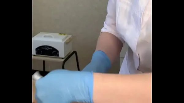 สดThe patient CUM powerfully during the examination procedure in the doctor's handsหลอดของฉัน