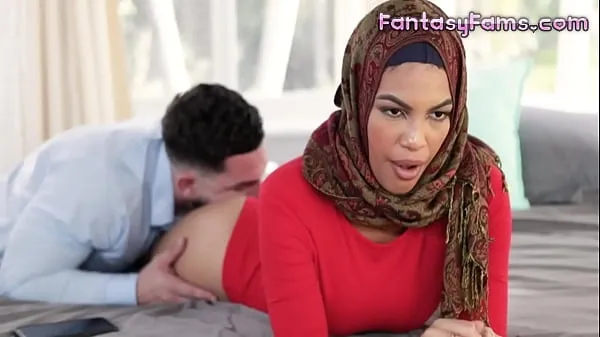Świeże Fucking Muslim Converted Stepsister With Her Hijab On - Maya Farrell, Peter Green - Family Strokes mojej tubie