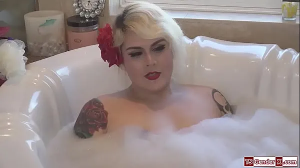 Färsk Trans stepmom Isabella Sorrenti anal fucks stepson min tub