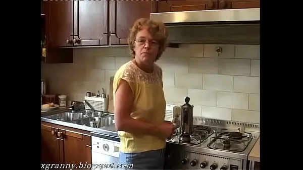 Frisk Ugly granny ass fucks mit rør