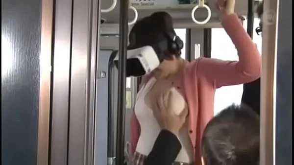 Friss Cute Asian Gets Fucked On The Bus Wearing VR Glasses 1 (har-064 a csövem