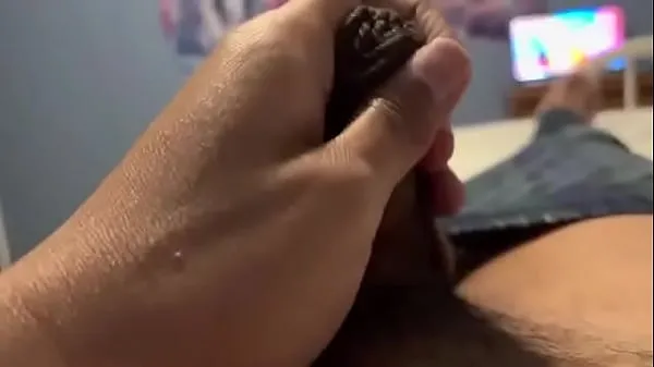 新鲜Masturbating with an incredibly small hairy Indian cock with a close up我的管子