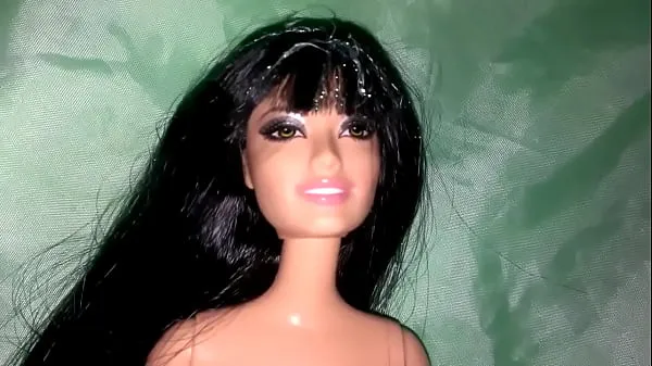 طازجة Barbie Fashionistas Raquelle Doll أنبوبي