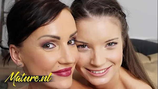 Sveže Elen Million Gets Seduced By Her Beautiful Lesbian Step Dauhgter Anita Bellini moji cevi