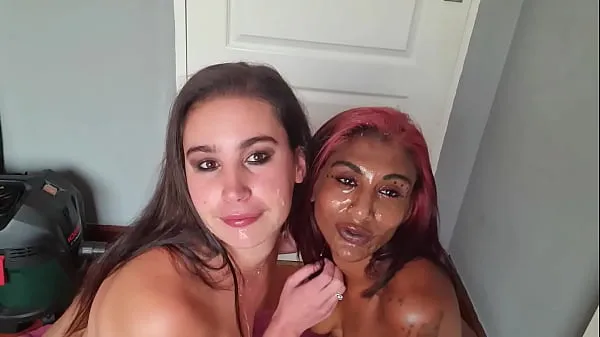 Tươi Mixed race LESBIANS covering up each others faces with SALIVA as well as sharing sloppy tongue kisses ống của tôi