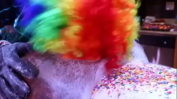 मेरी ट्यूब Victoria Cakes Gets Her Fat Ass Made into A Cake By Gibby The Clown ताजा