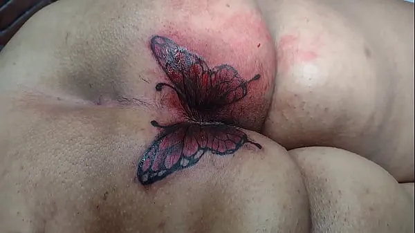 Segar MARY BUTTERFLY redoing her ass tattoo, husband ALEXANDRE as always filmed everything to show you guys to see and jerk off Tube saya