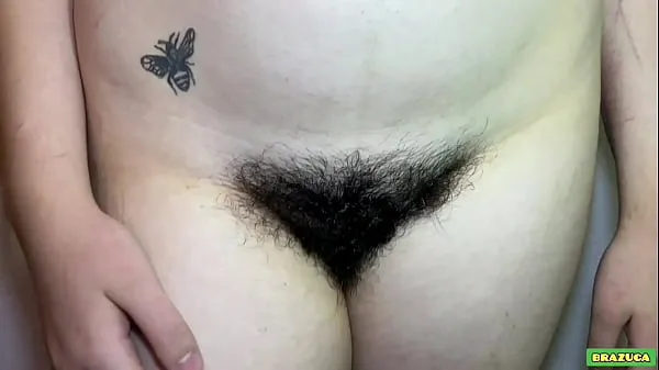 Friss 18-year-old girl, with a hairy pussy, asked to record her first porn scene with me a csövem