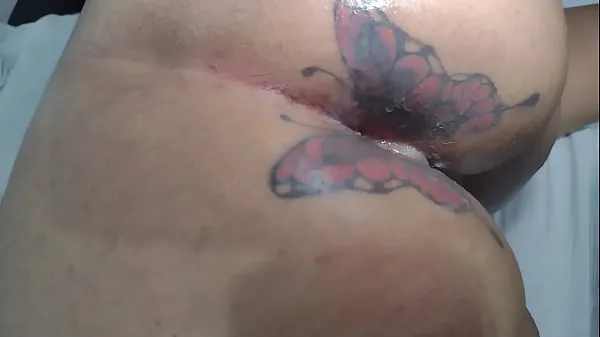 Fresh MARY BUTTERFLY happy and smiling being pulled up and fucked by friend without a condom, clogs the ass of cum that comes to flow, all this in front of the corninho that films everything my Tube