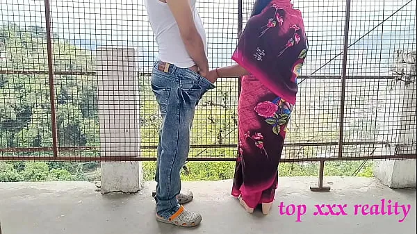 Färsk XXX Bengali hot bhabhi amazing outdoor sex in pink saree with smart thief! XXX Hindi web series sex Last Episode 2022 min tub