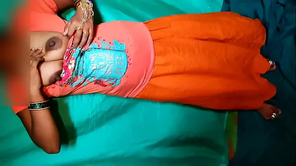 طازجة Choti sister-in-law's first time skirt in Hindi voice fiercely أنبوبي