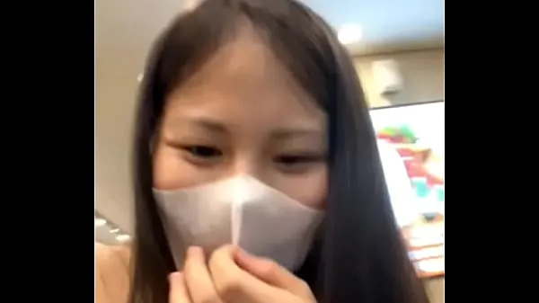 Vers Vietnamese girls call selfie videos with boyfriends in Vincom mall mijn Tube