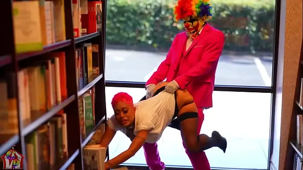Segar Jasamine Banks Gets Horny While Working At Barnes & Noble and Fucks Her Favorite Customer Tiub saya