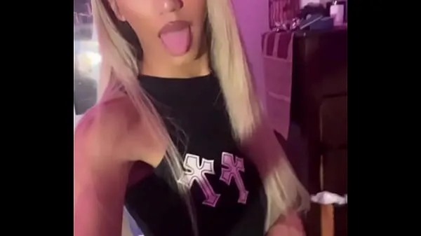 Tüpümün Sexy Crossdressing Teen Femboy Flashes Her Ass taze