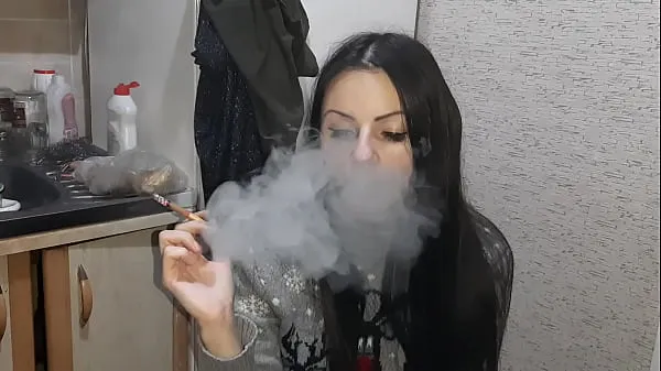 Čerstvé My fetish girlfriend smokes and watches me have sex with another girl - Lesbian Illusion Girls mojej trubice
