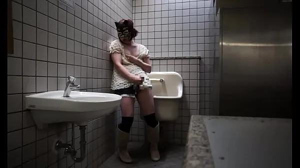 Färsk Japanese transvestite Ayumi masturbation public toilet 009 min tub