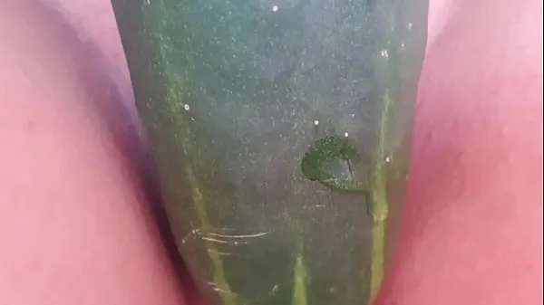 Fresh IT WAS HOT, I OPENED MY LEGS WELL WITHOUT PANTIES WITH MY SHAVED PUSSY, I GOT THE CUCUMBER WHICH WAS VERY WET AND I PUT IT IN THE BIG PUSSY I HAVE, AND I ROSE A LOT. A DELIGHT my Tube