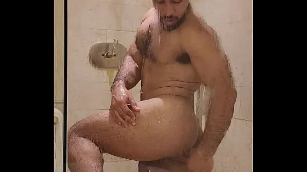 Segar Big Dick Latino Showers Tiub saya
