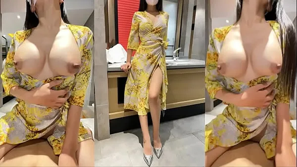 Čerstvé The "domestic" goddess in yellow shirt, in order to find excitement, goes out to have sex with her boyfriend behind her back! Watch the beginning of the latest video and you can ask her out mojej trubice
