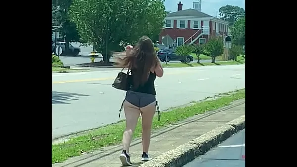 Friss Fat plump ass in booty shorts a csövem