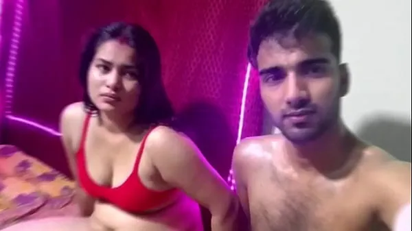 Färsk College couple Indian sex video min tub