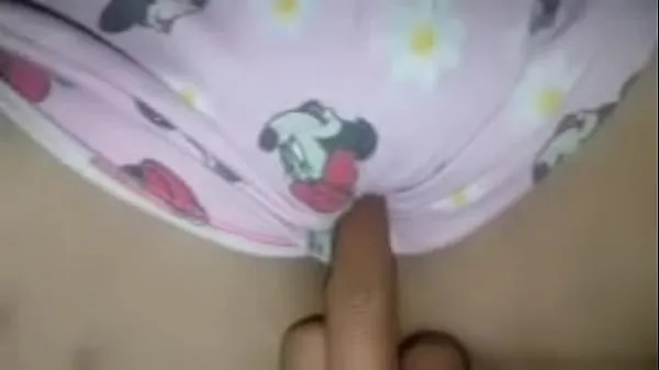 Segar Spreading the beautiful girl's pussy, giving her a cock to suck until the cum filled her mouth, then still pushing the cock into her clitoris, fucking her pussy with loud moans, making her extremely aroused, she masturbated twice and cummed a lot Tiub saya