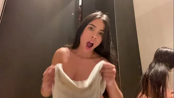 Färsk They caught me in the store fitting room squirting, cumming everywhere min tub