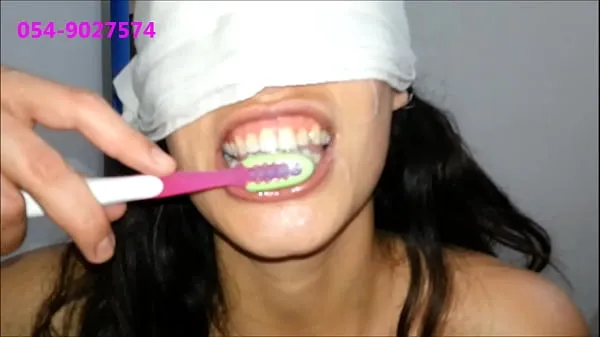 Frisk Sharon From Tel-Aviv Brushes Her Teeth With Cum min Tube