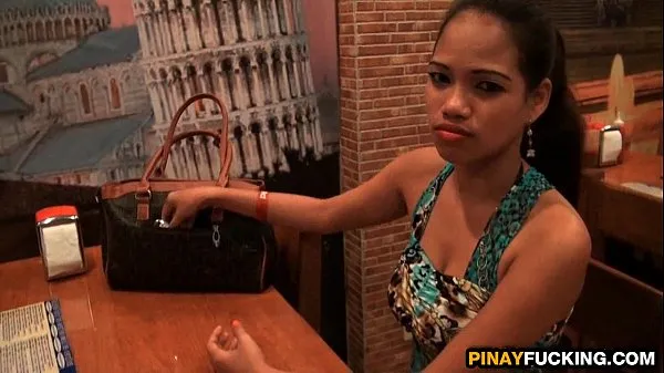 Friss Naughty Asian Bargirl Paid To Suck Cock a csövem